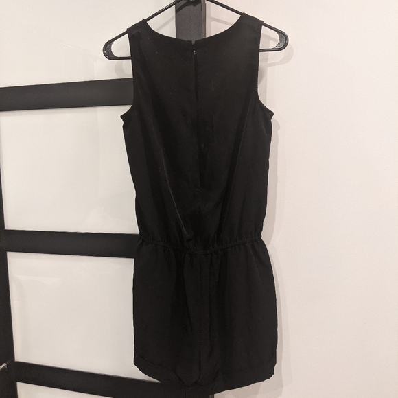 Black romper - Picture 2 of 2